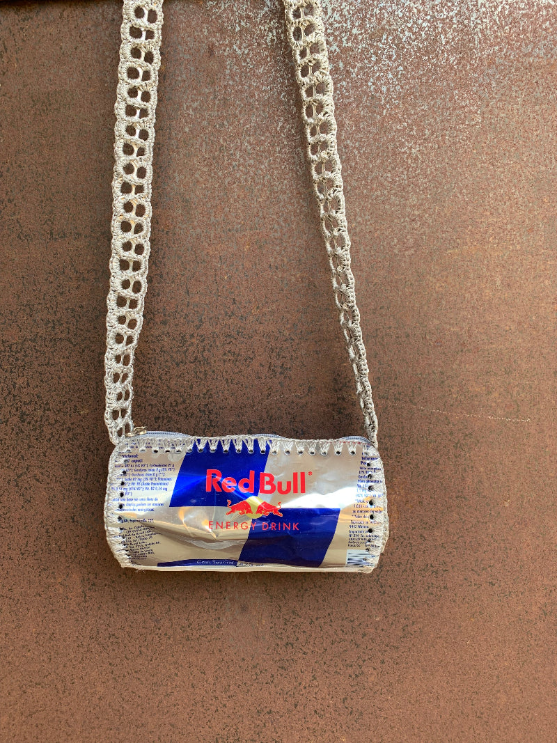 bolsa de lata reciclada e crochê