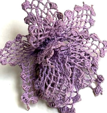 Rosa do deserto, anel de renda