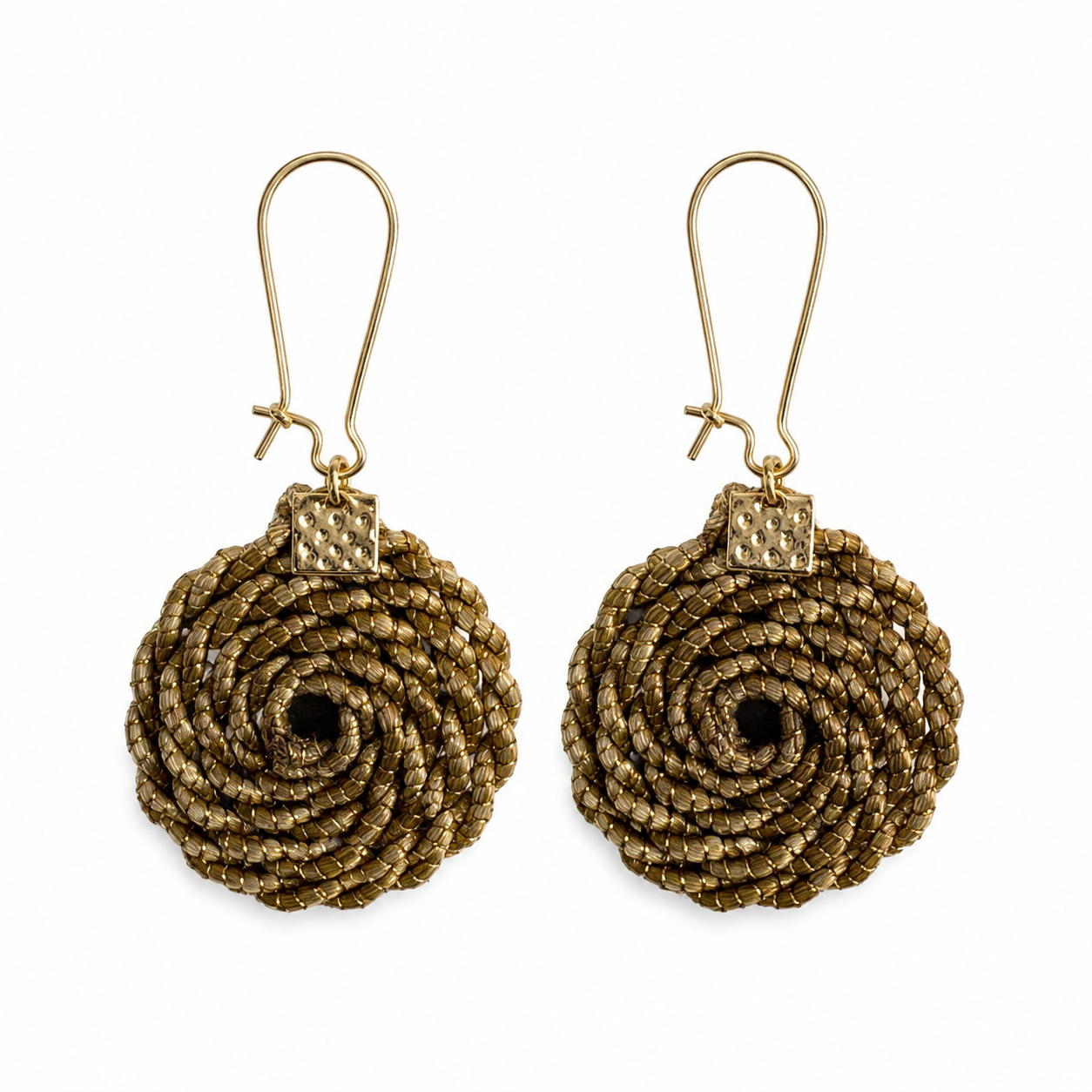 Brinco Ciclo Ancestral de Capim Dourado , coleção Jalapão