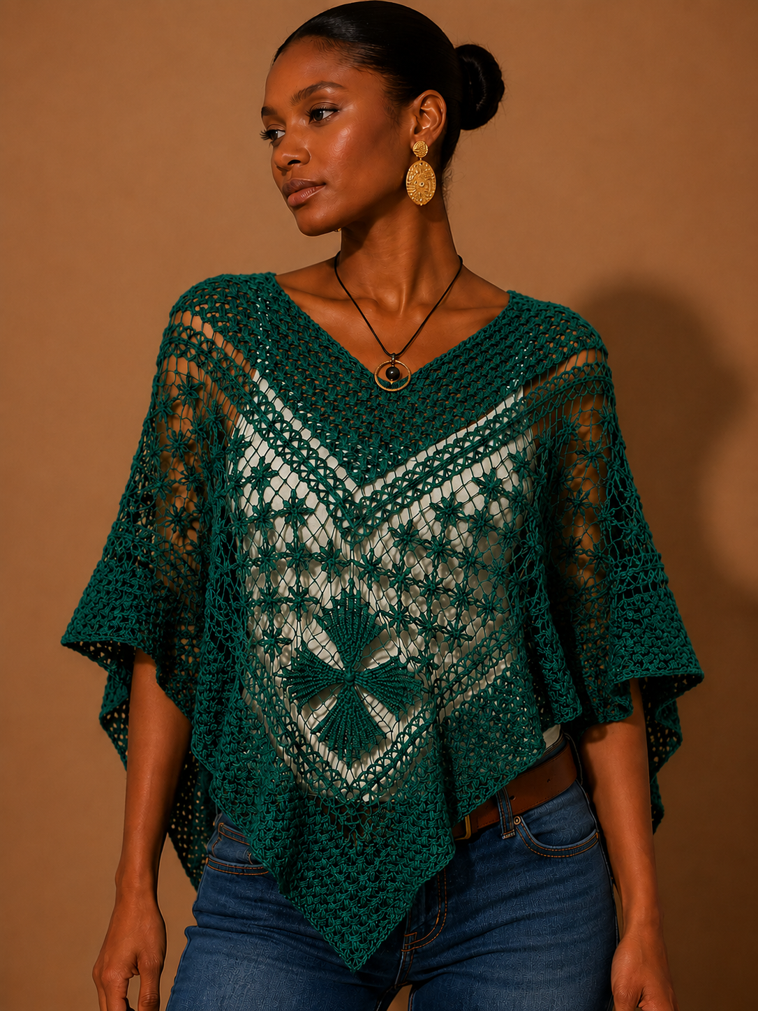 Lola, poncho grande Bordado à Mão | Peça Artesanal e Consciente para Elegância e Conforto (Cópia)