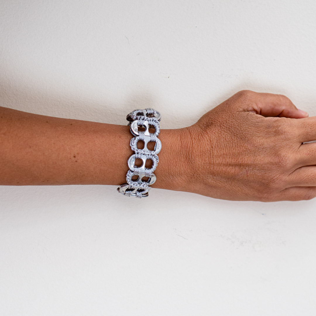 Up and down, pulseira de lata reciclada
