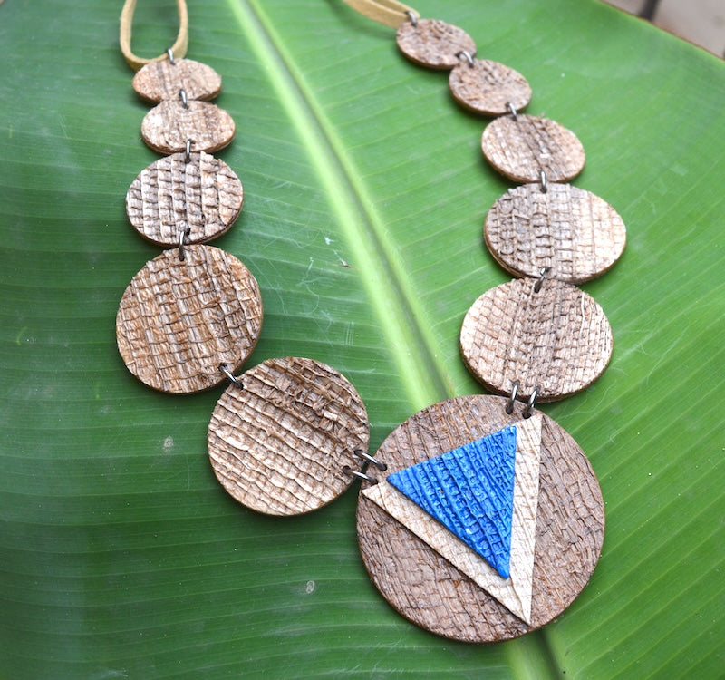 Disco, colar sustentavel de bananeira
