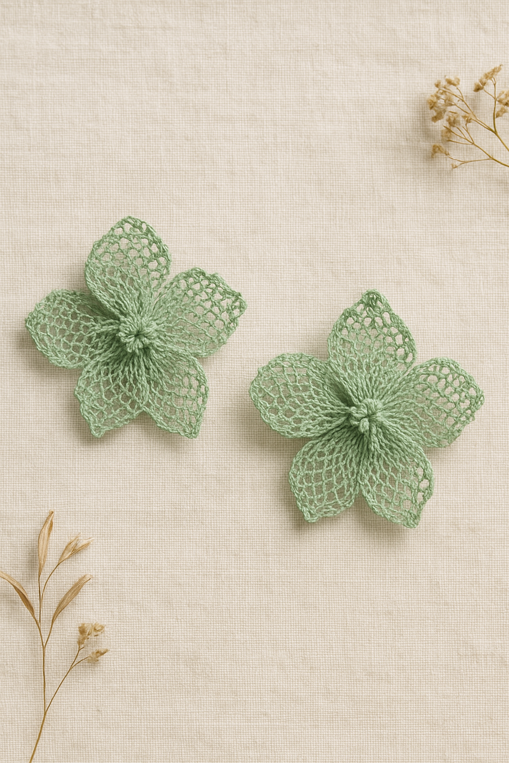 Rosa do deserto, brincos de renda