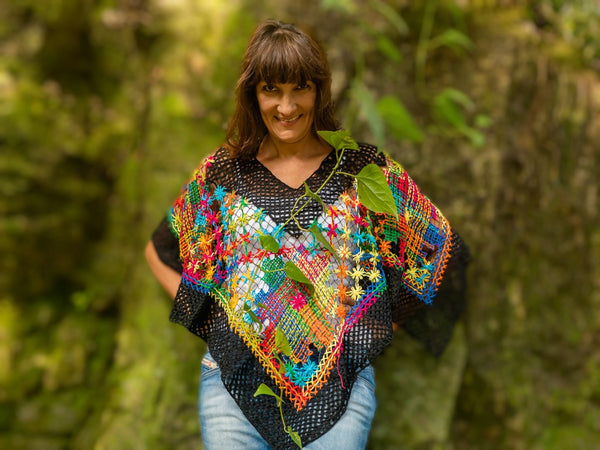 Garden bliss, embroidery filé poncho