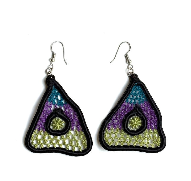 Luzes da Floresta, brincos de renda irlandesa