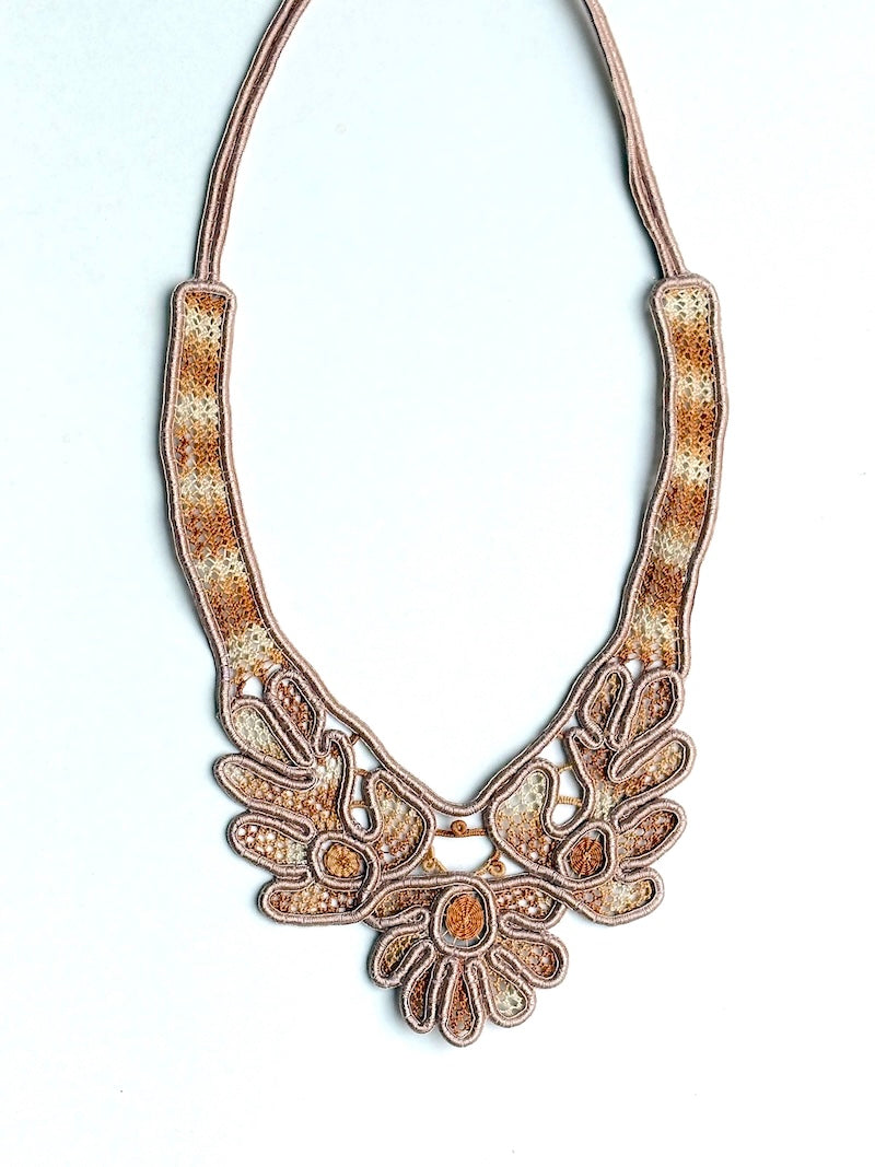 Baroque,colar de renda irlandesa