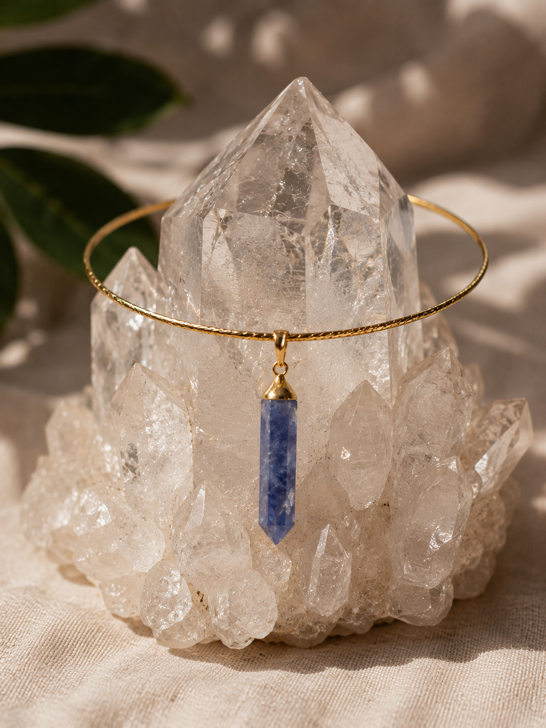 Gargantilha Quartzo Azul — Coleção Alquimia