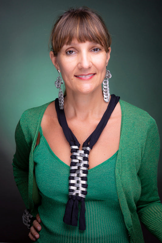 Estilo, colar de lata reciclado