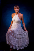 Carregar imagem no visualizador da galeria, Purezza, vestido de crochê branco
