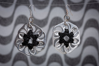 Flores, soda pop-ups earrings
