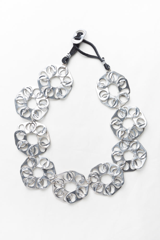 Flores, necklace