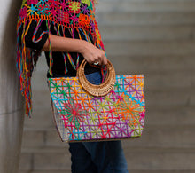 Carregar imagem no visualizador da galeria, embroidery filé handbag