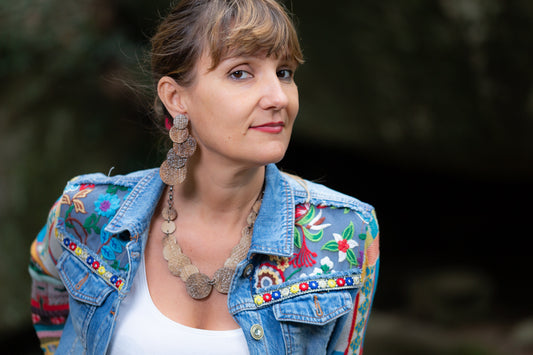 Sinuoso, brincos sustentaveis de bananeira